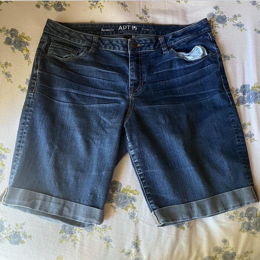 APT. 9 Bermuda Jean shorts